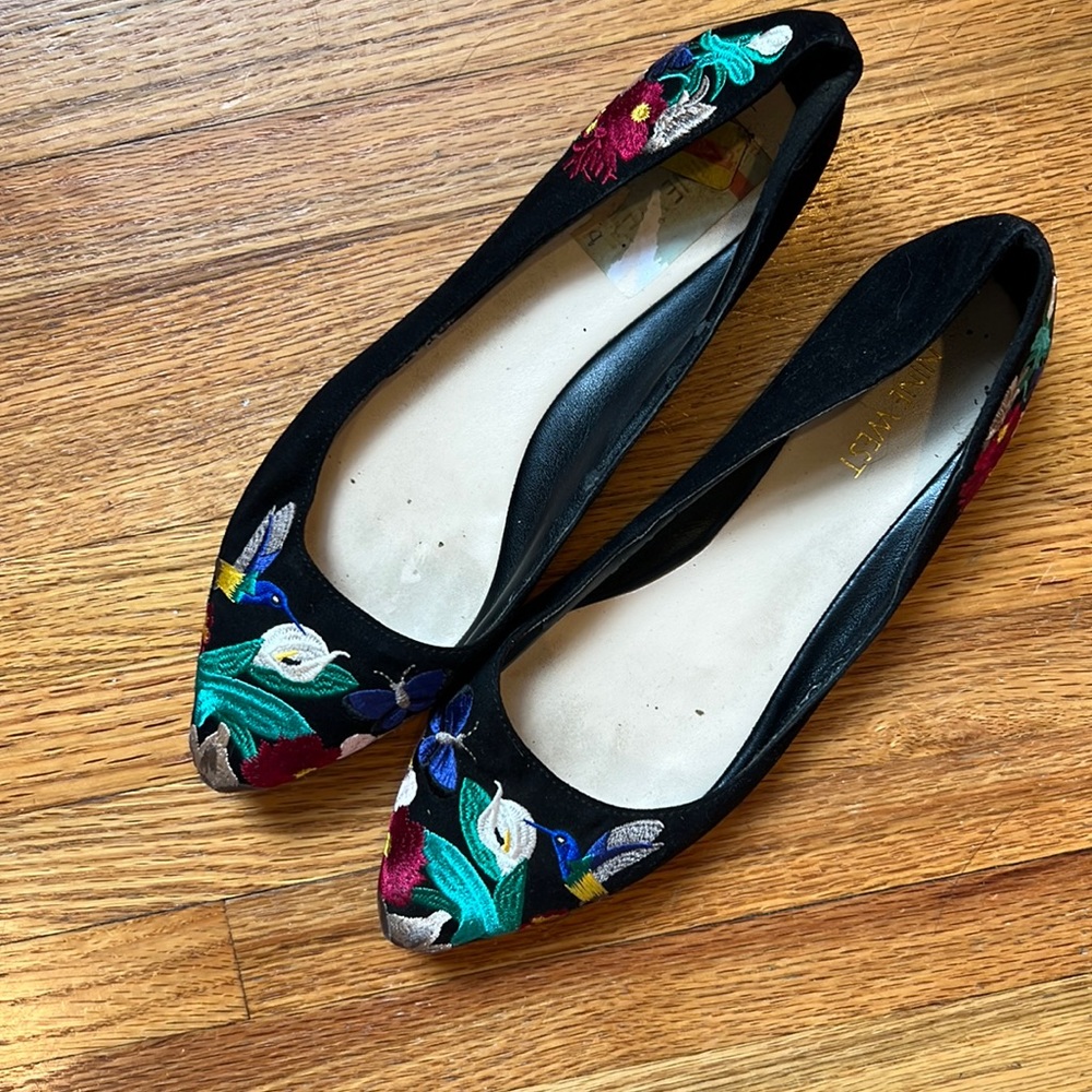 Nine West embroidered flats size 8